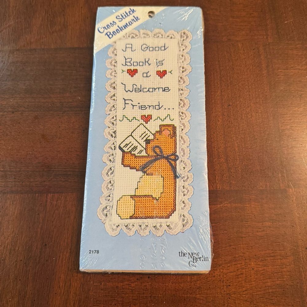 Craft Cross Stitcch Bookmark Teddybear A Good Book is a welcome friend